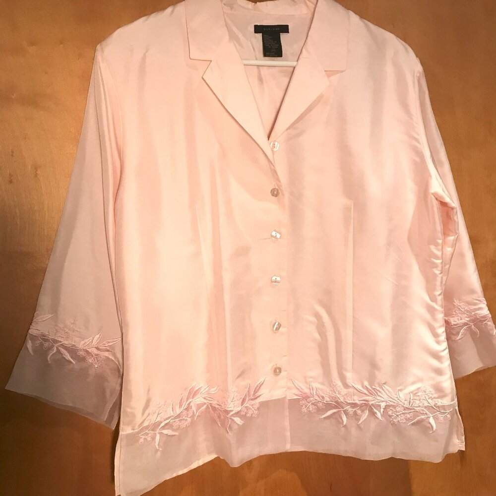 Women’s 100% silk blouse in pale pink, size M
